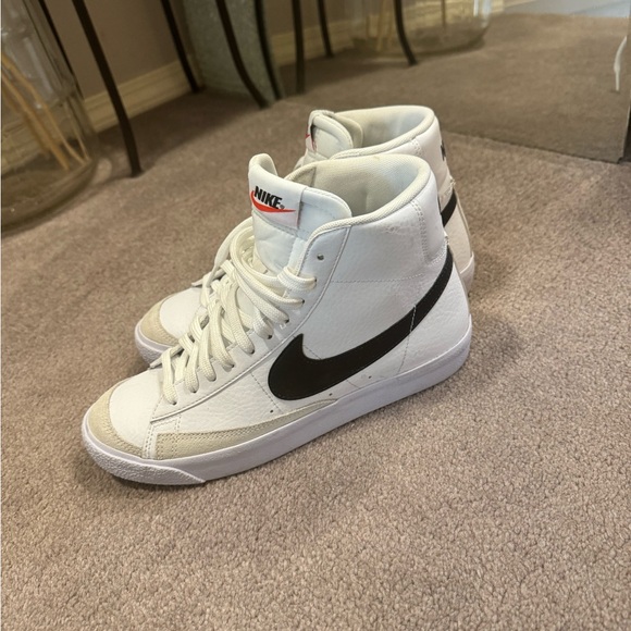 Nike Blazer Mid ‘77 - Picture 3 of 4